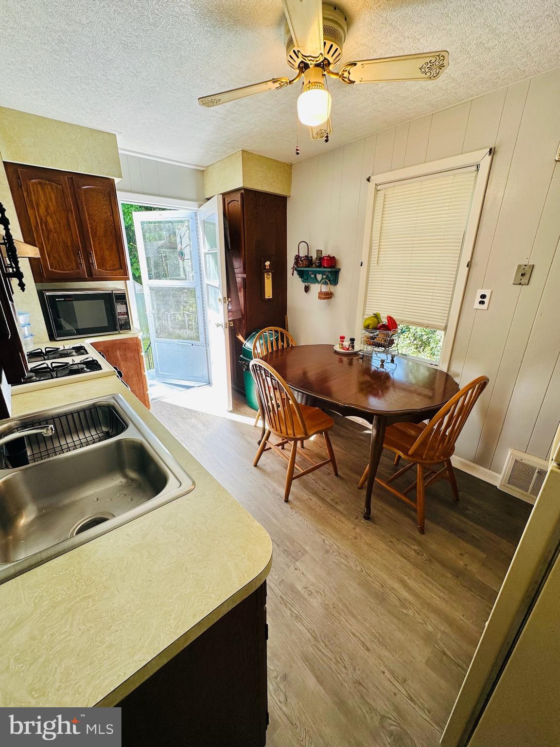 19 Indian Spring Road Clementon, NJ 08021 - Photo 4 of 35