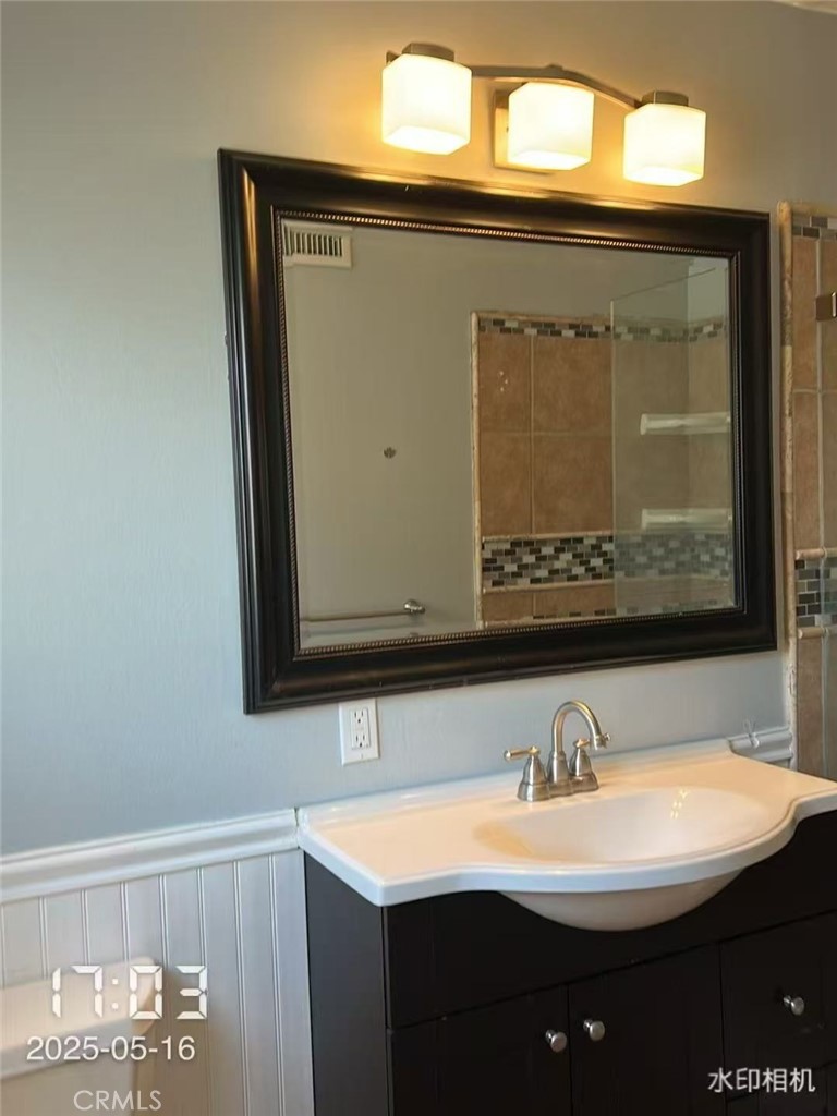 1634 Barston Place Glendora, CA 91740 - Photo 15 of 26 Primary Bath