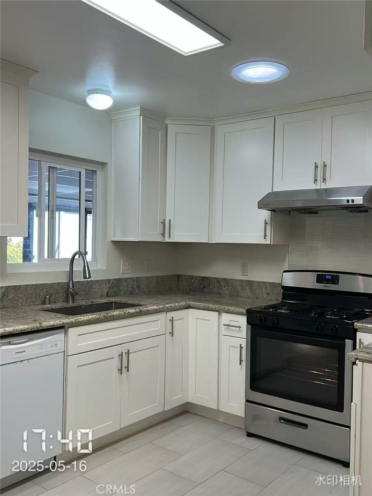 1634 Barston Place Glendora, CA 91740 - Photo 4 of 26 Kitchen