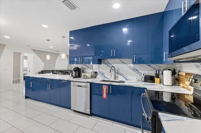 $4,500 | 721 Northwest 36th Street, Oakland Park, FL 33309