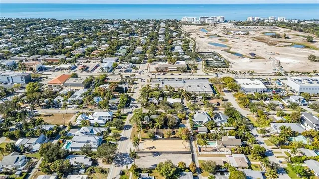 $1,349,000 | 1075 7th Avenue North, Naples, FL 34102