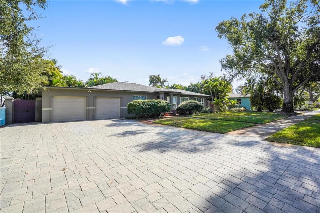 2814 47th Street South Gulfport, FL 33711 - Photo 49 of 57 a view of a house with backyard and trees