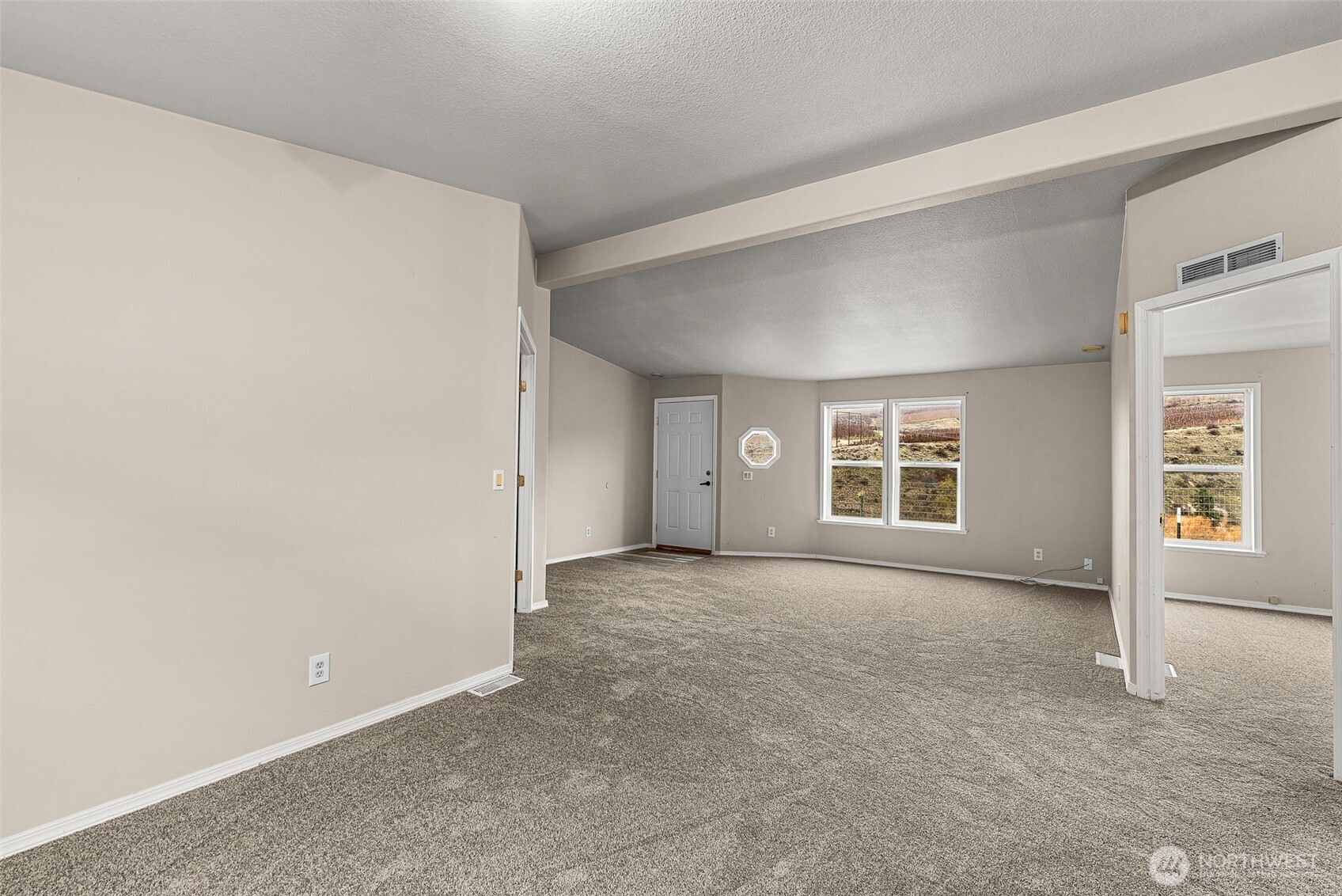 3570 Pinnacle Place Wenatchee, WA 98801 - Photo 15 of 35 an empty room with windows