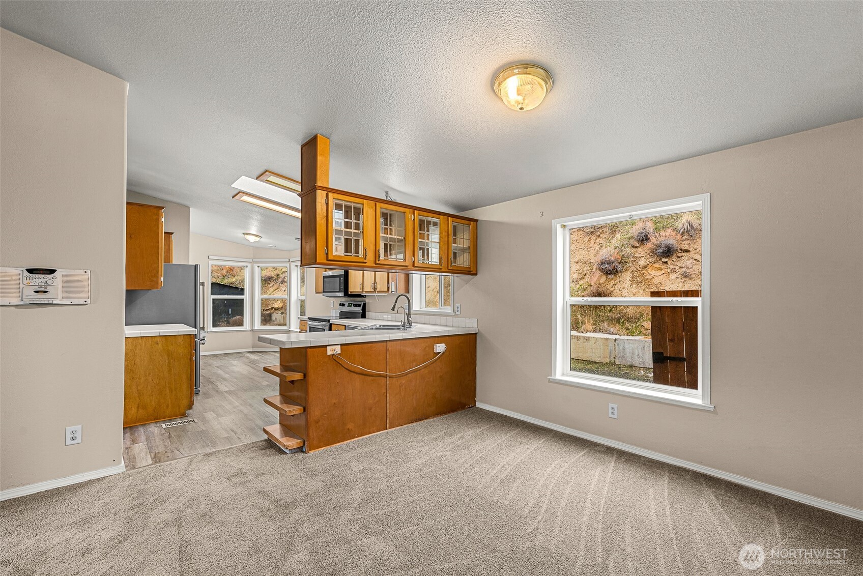 3570 Pinnacle Place Wenatchee, WA 98801 - Photo 8 of 35