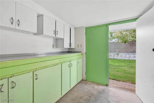 $1,725 | 572 Federal Street, Henderson, NV 89015