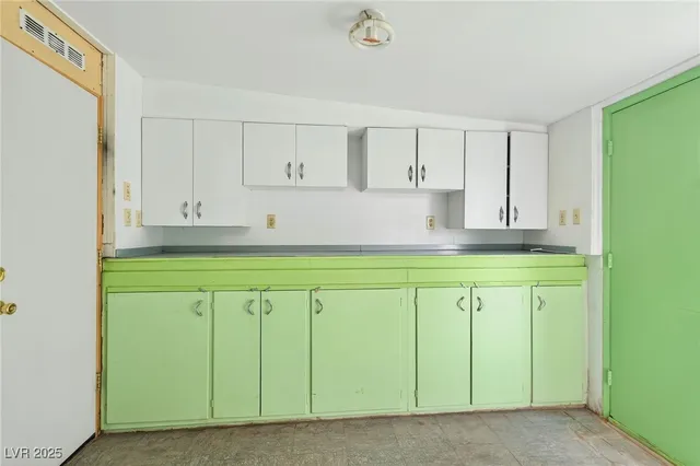 $1,725 | 572 Federal Street, Henderson, NV 89015