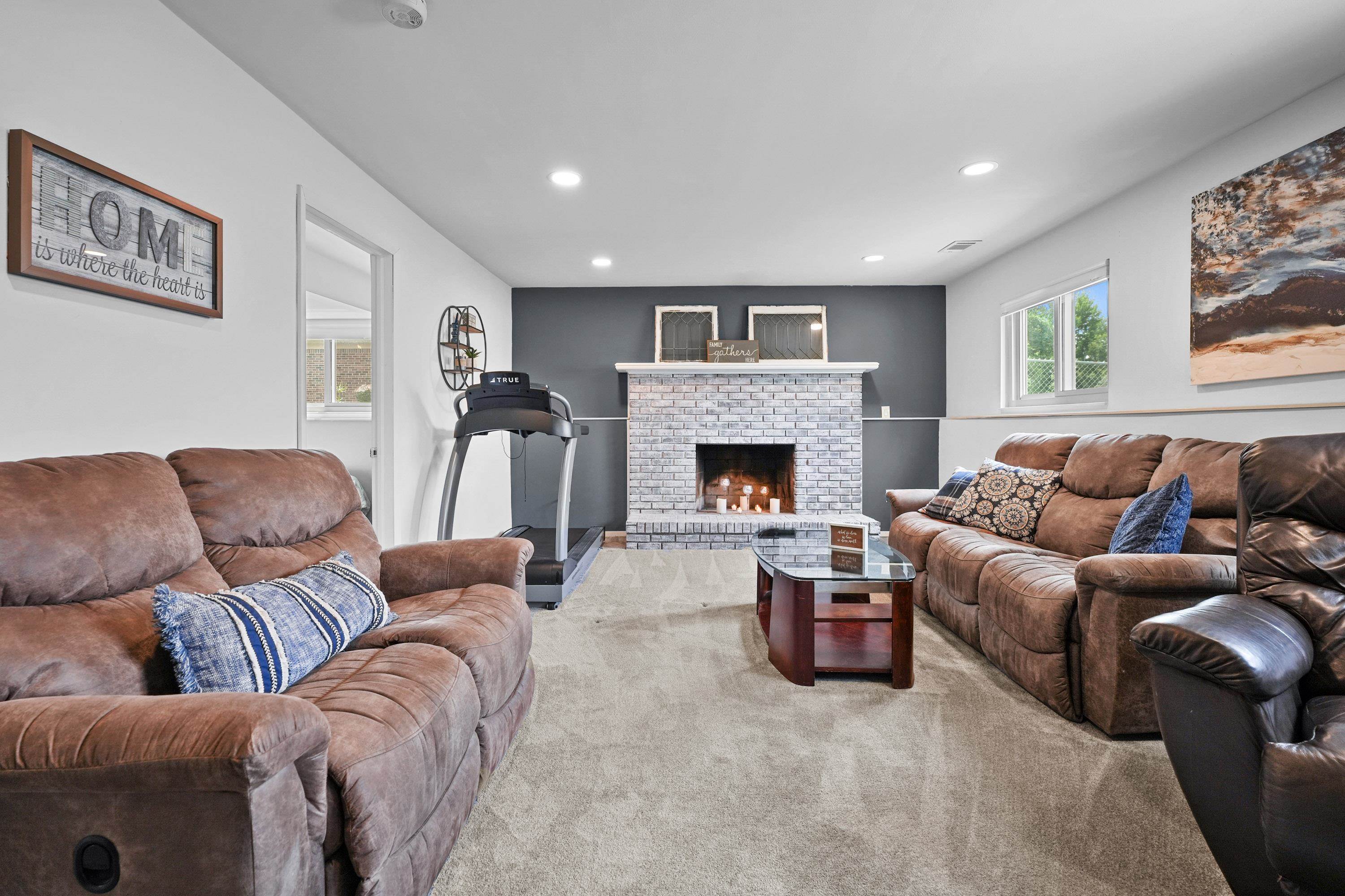 47381 Juniper Road Macomb, MI 48044 - Photo 22 of 26 50117468-21.JPG