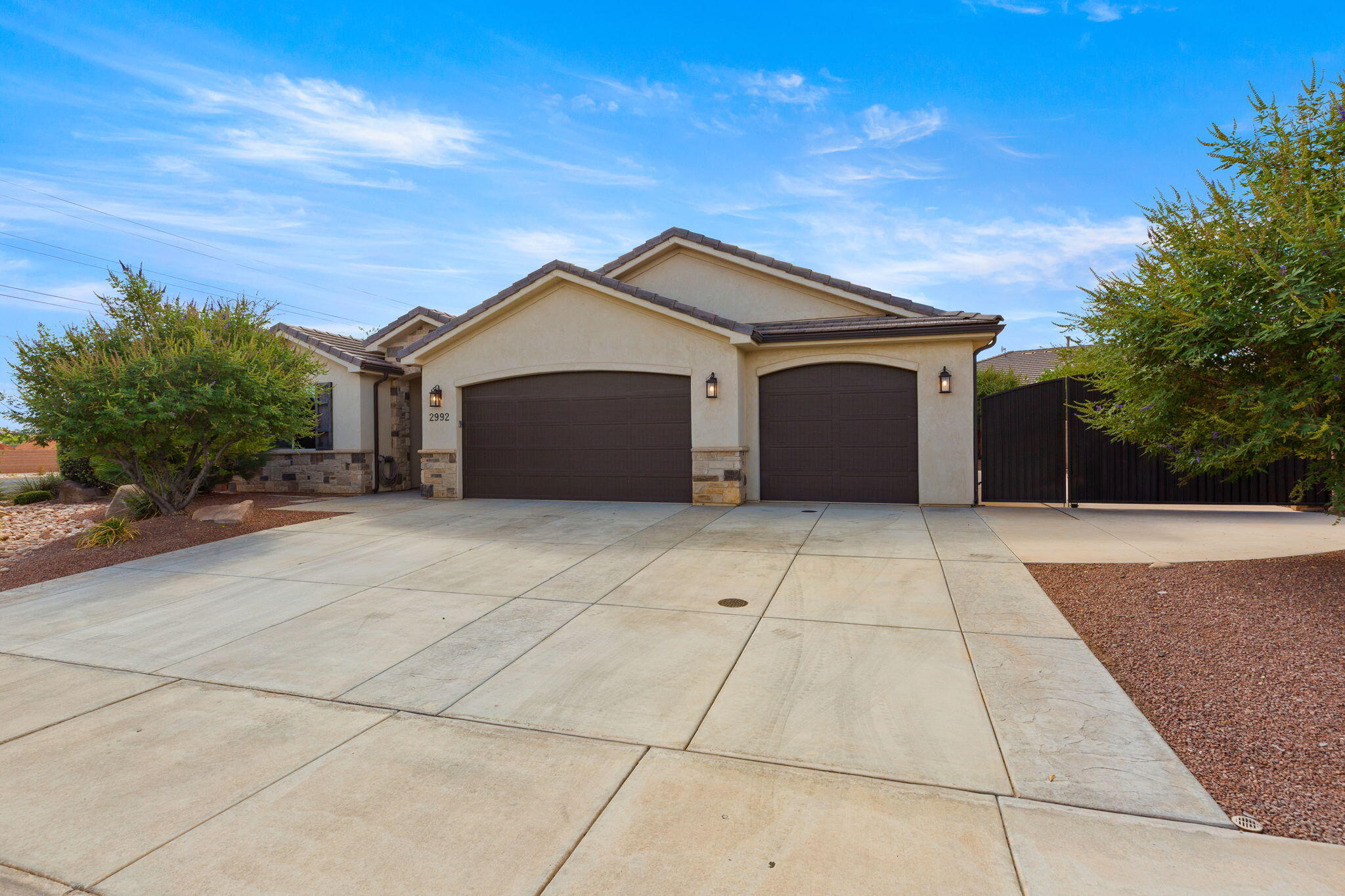2992 Rasmussen Drive St. George, UT 84790 - Photo 18 of 33 Front View from Street