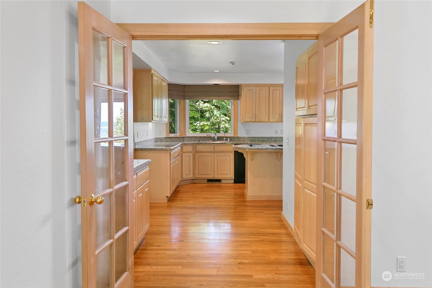 10620 Northeast Valley Road Bainbridge Island, WA 98110 - Photo 16 of 40 Gallery Image 16