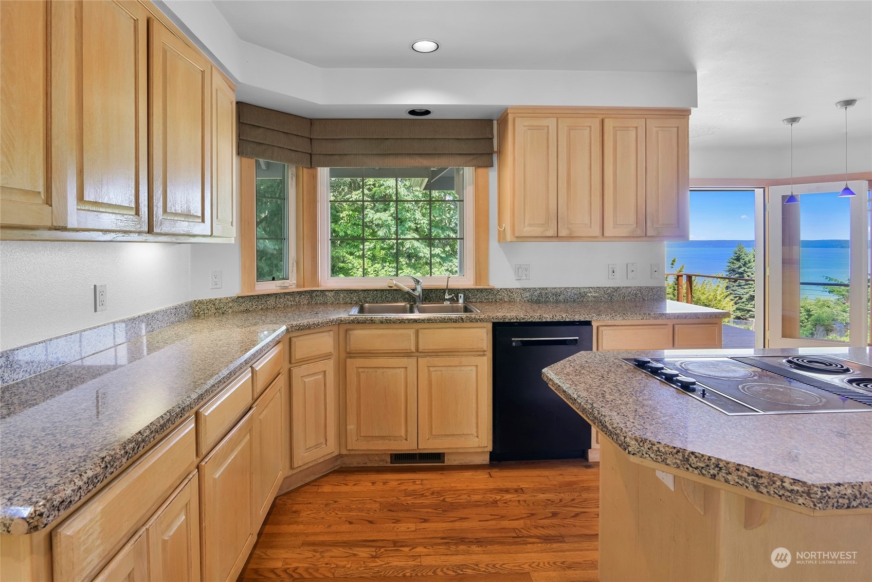 10620 Northeast Valley Road Bainbridge Island, WA 98110 - Photo 17 of 40 Gallery Image 17