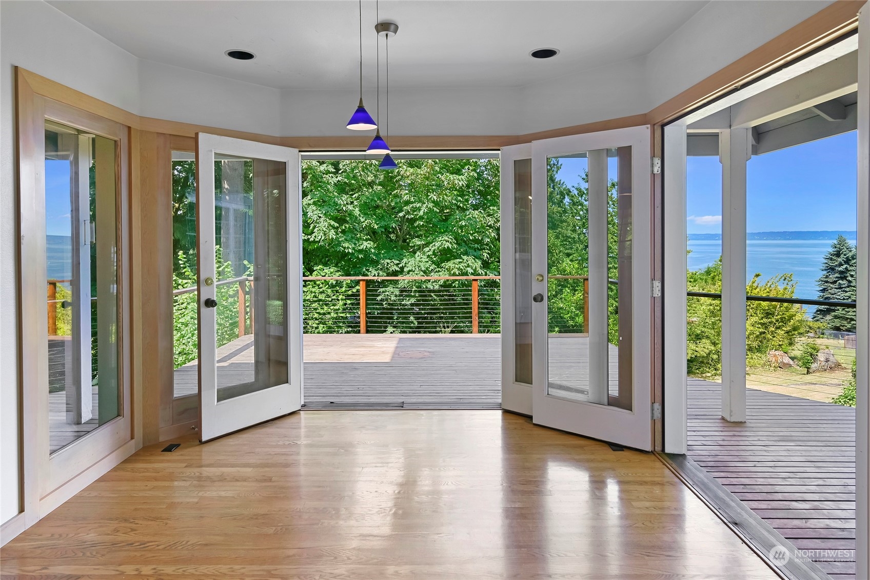 10620 Northeast Valley Road Bainbridge Island, WA 98110 - Photo 21 of 40 Gallery Image 21