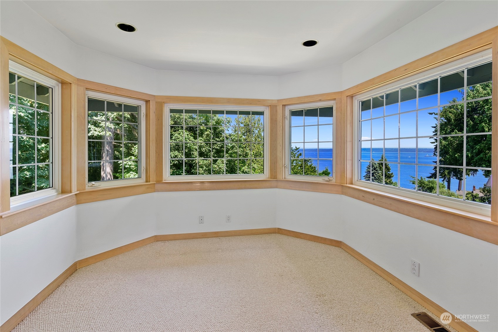 10620 Northeast Valley Road Bainbridge Island, WA 98110 - Photo 27 of 40 Gallery Image 27