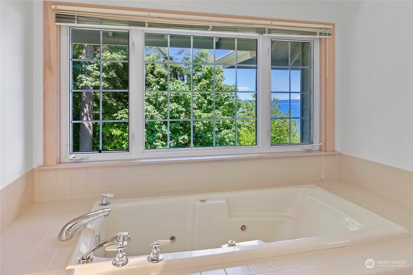 10620 Northeast Valley Road Bainbridge Island, WA 98110 - Photo 28 of 40 Gallery Image 28