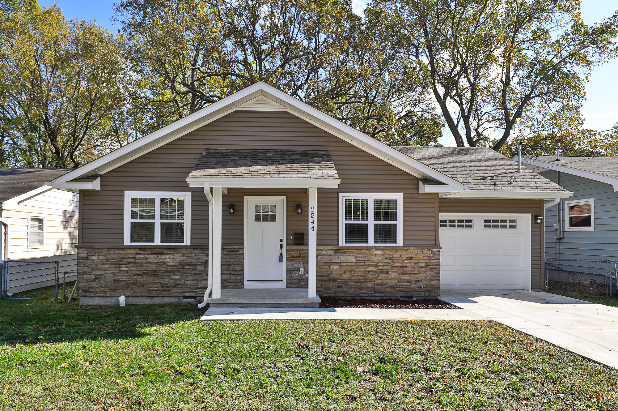 2544 North Main Avenue Springfield, MO 65803 - Photo 1 of 1 7M4A1945 (1)