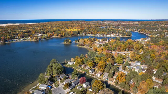 $469,500 | 1913 White Birch Court, Mears, MI 49436