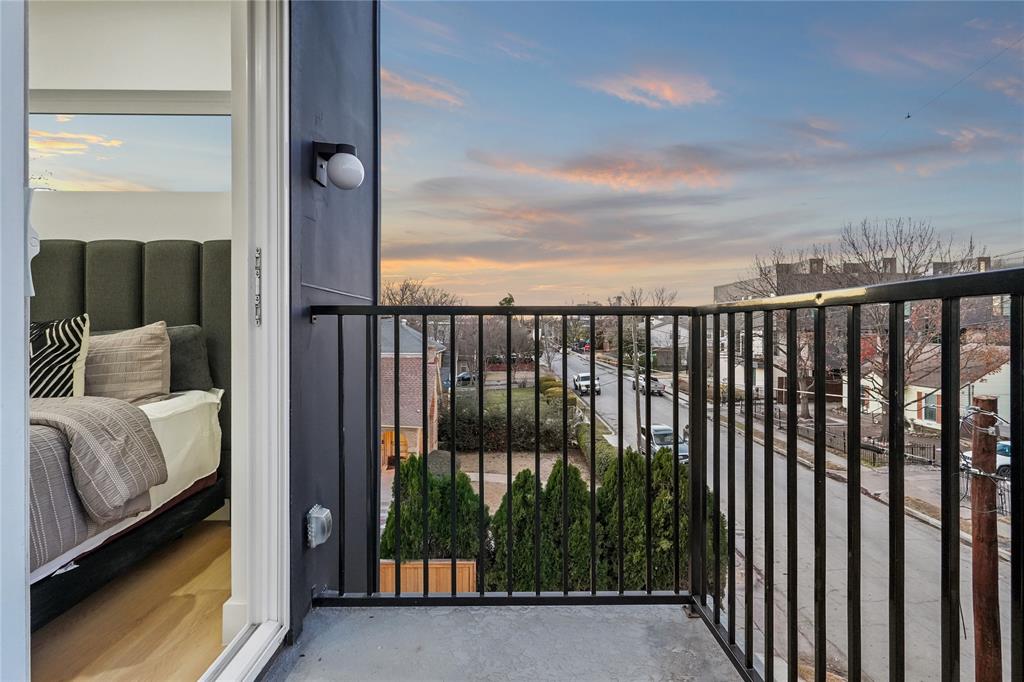 2031 North Prairie Avenue, Unit 101 Dallas, TX 75204 - Photo 20 of 23 View of balcony