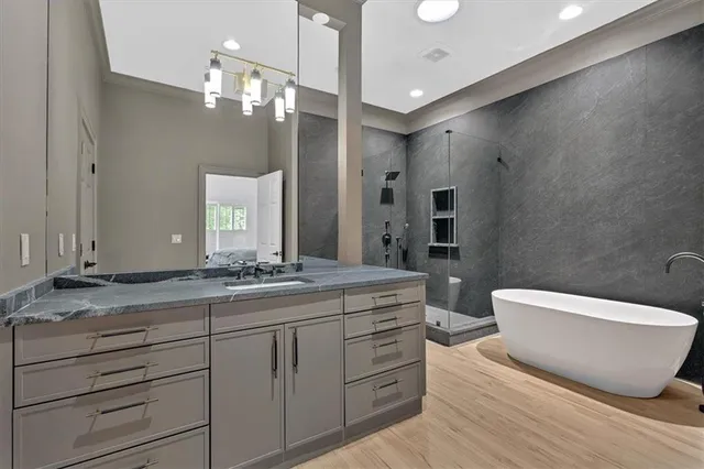 $1,995,000 | 400 Old Ivy Road Northeast, Atlanta, GA 30342