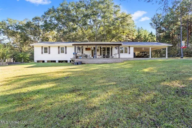 $175,000 | 55 Rayburn Pierce Road, Richton, MS 39476