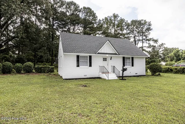 $259,500 | 309 McGwigan Street, Enfield, NC 27823