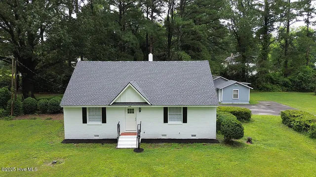 $259,500 | 309 McGwigan Street, Enfield, NC 27823