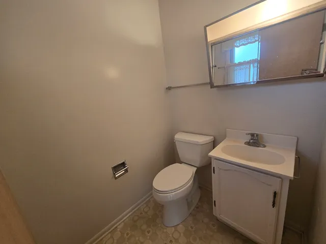 $1,350 | 333 Ida Avenue, Unit 3, Antioch, IL 60002