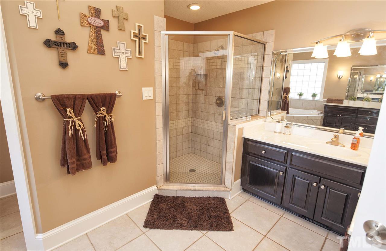 620 Winter Breeze Court Raleigh, NC 27607 - Photo 10 of 25