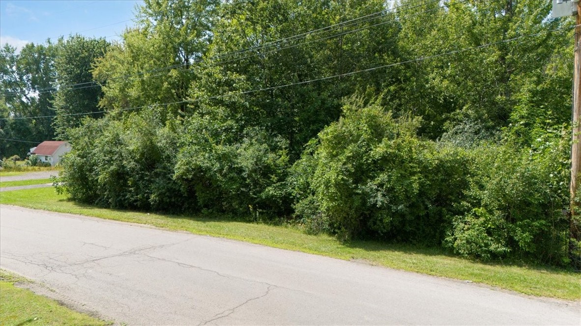 6347 Bennett Street Williamson, NY 14589 - Photo 4 of 7