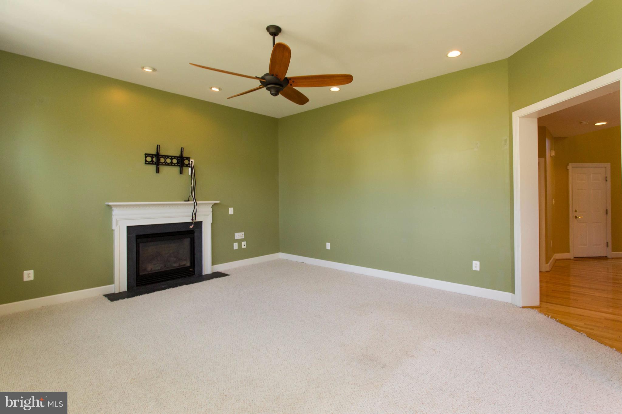 4028 Sapling Way Triangle, VA 22172 - Photo 15 of 30 Family Room