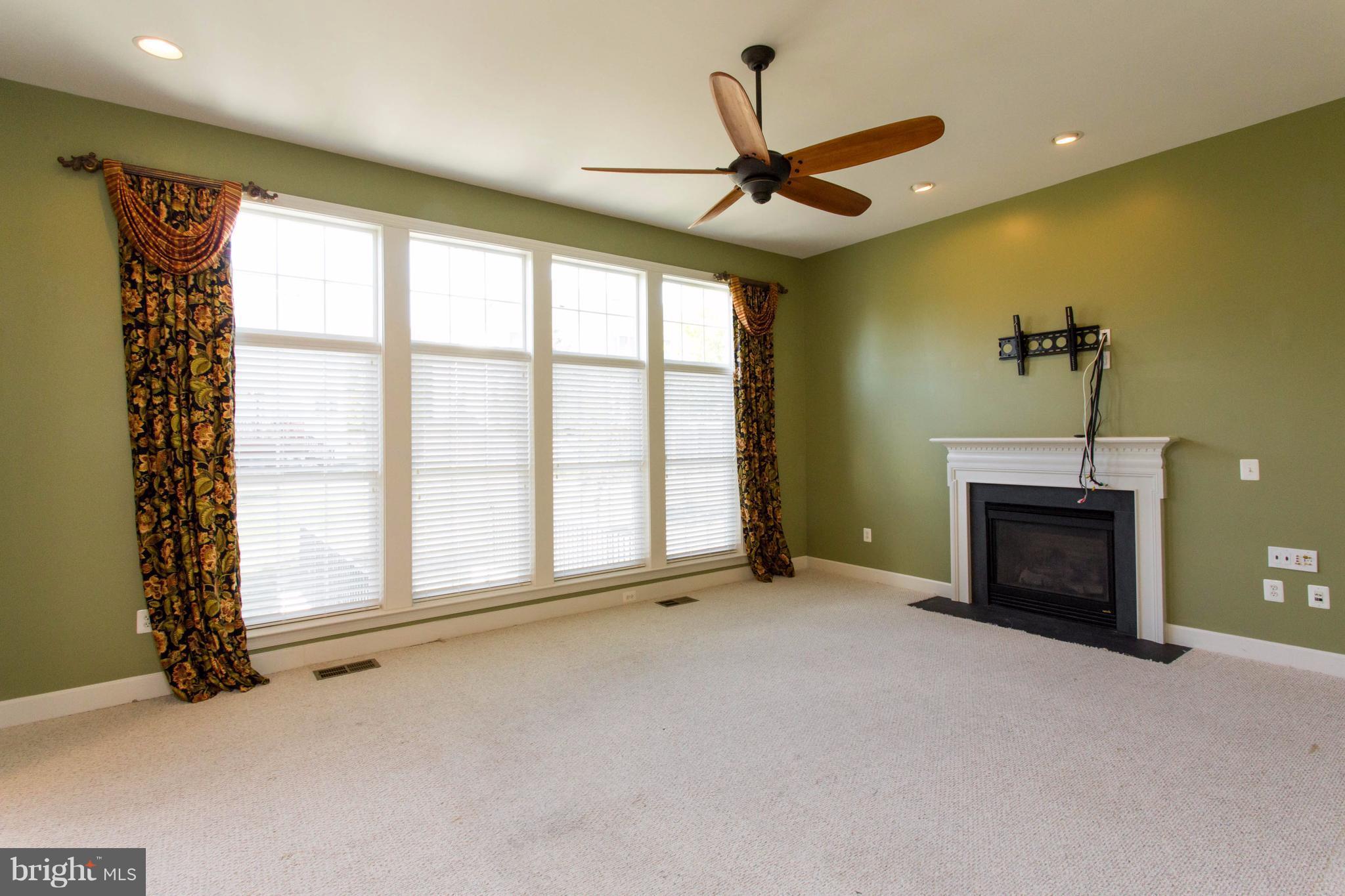 4028 Sapling Way Triangle, VA 22172 - Photo 17 of 30 Family Room