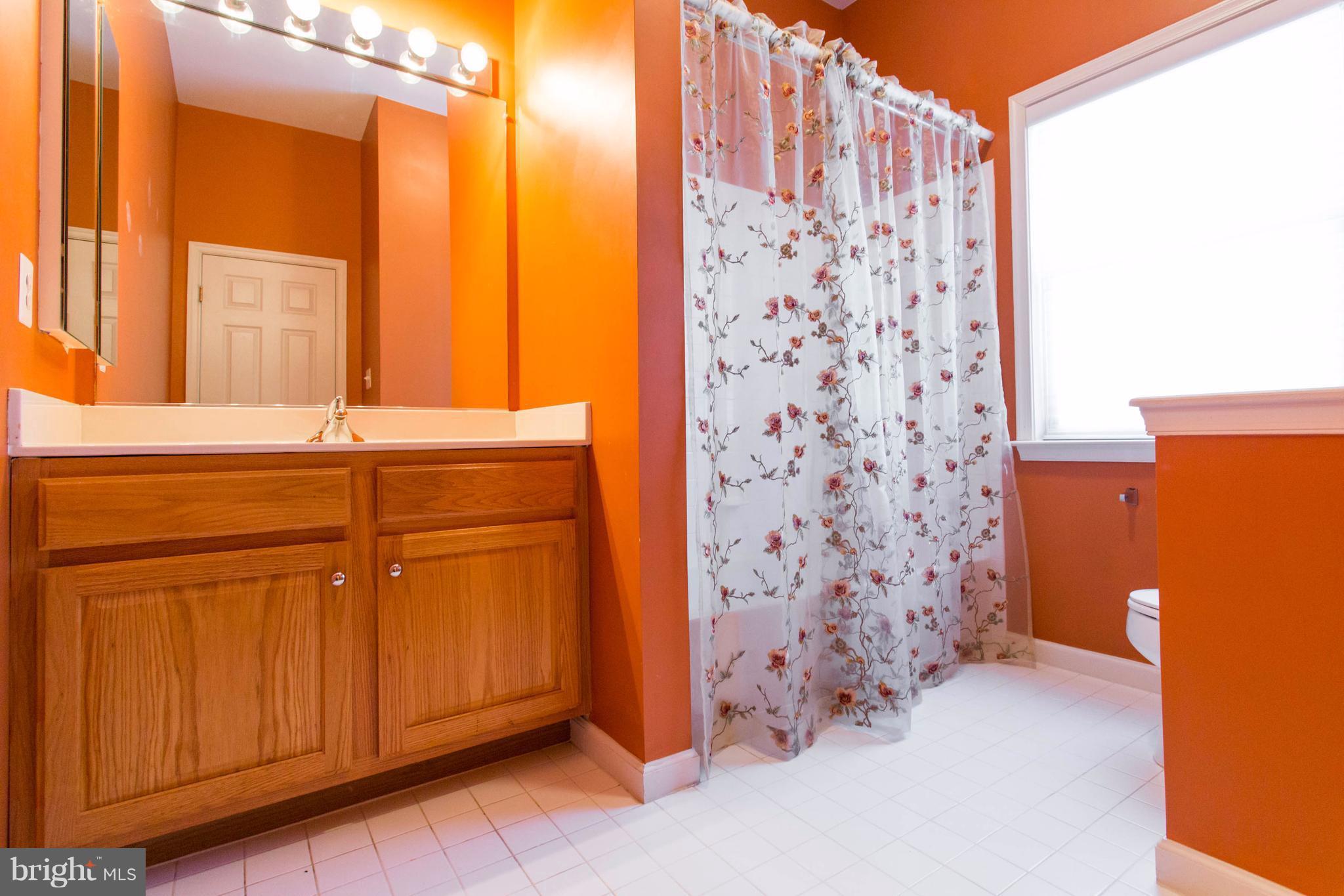 4028 Sapling Way Triangle, VA 22172 - Photo 23 of 30 Bath