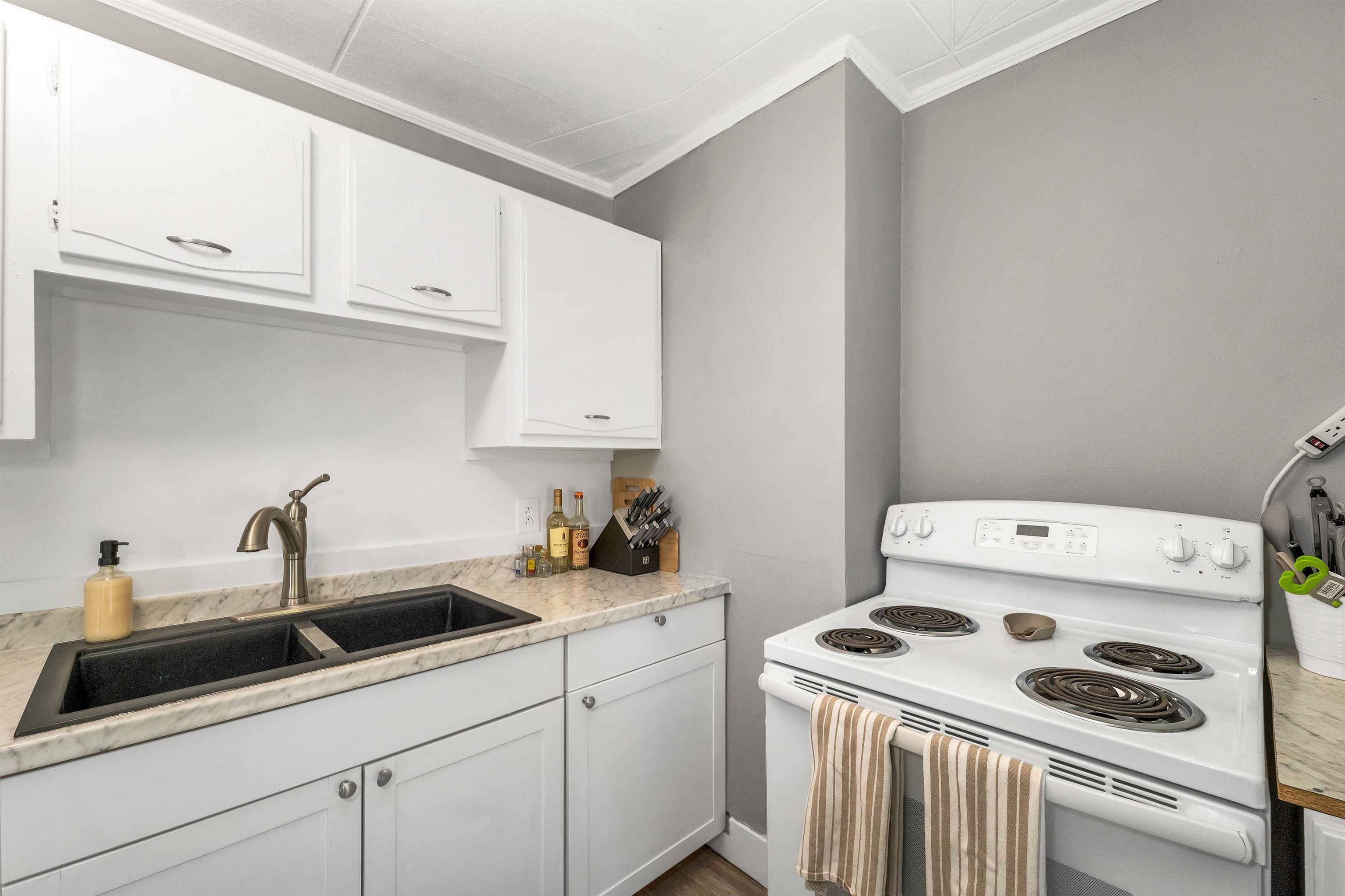 25 West Street Lebanon, NH 03766 - Photo 8 of 56