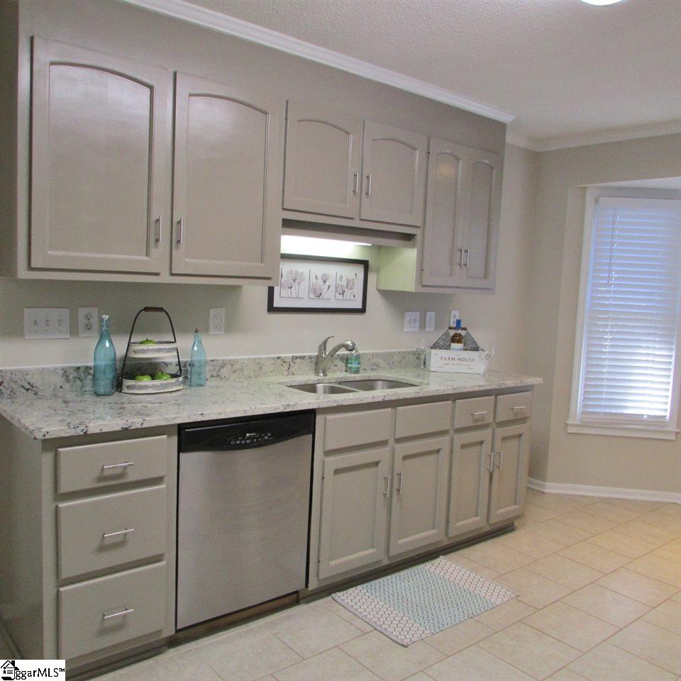 210 Spring View Lane Taylors, SC 29687 - Photo 16 of 36 Gallery Image 16