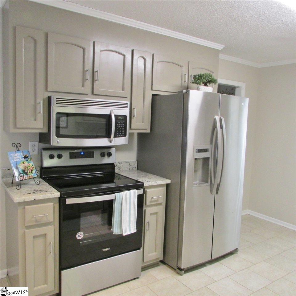 210 Spring View Lane Taylors, SC 29687 - Photo 18 of 36 Gallery Image 18