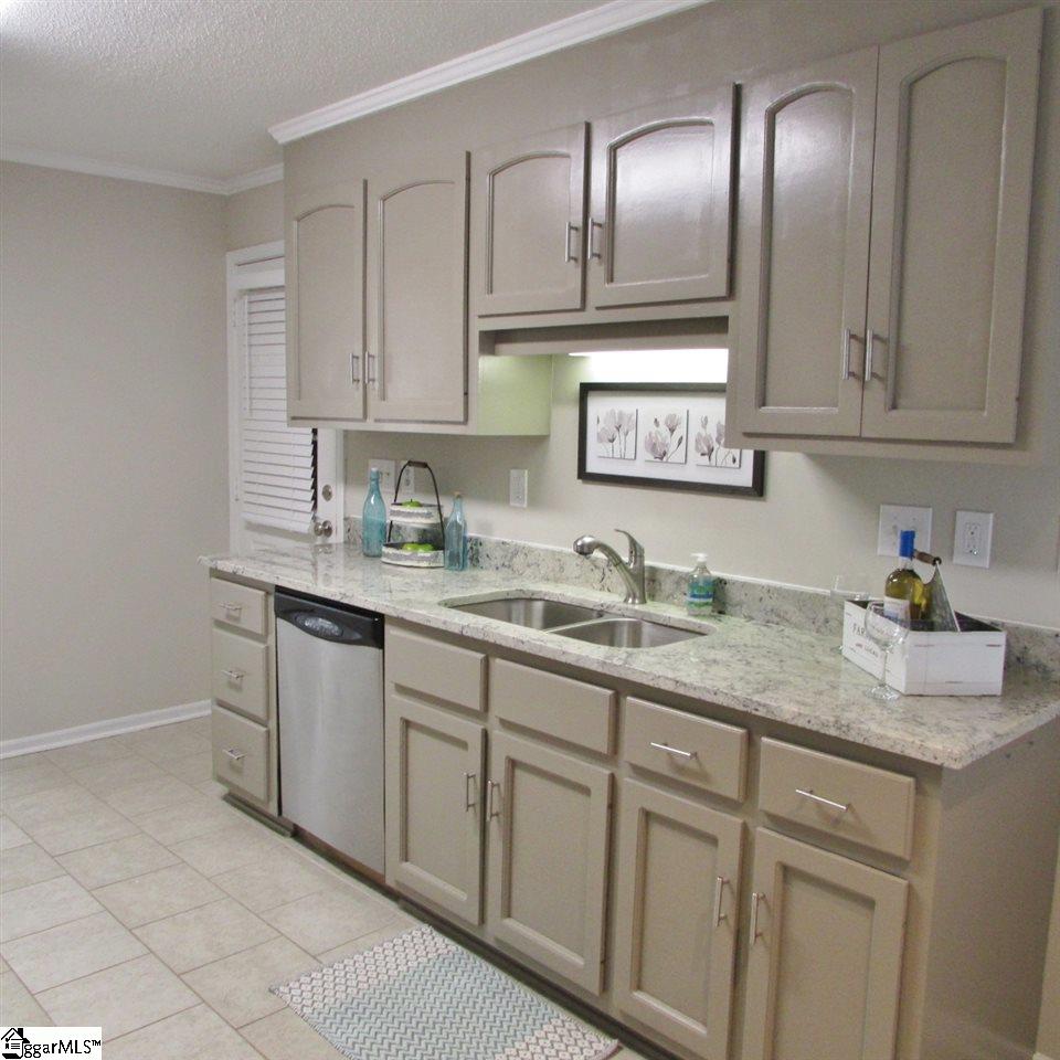 210 Spring View Lane Taylors, SC 29687 - Photo 21 of 36 Gallery Image 21