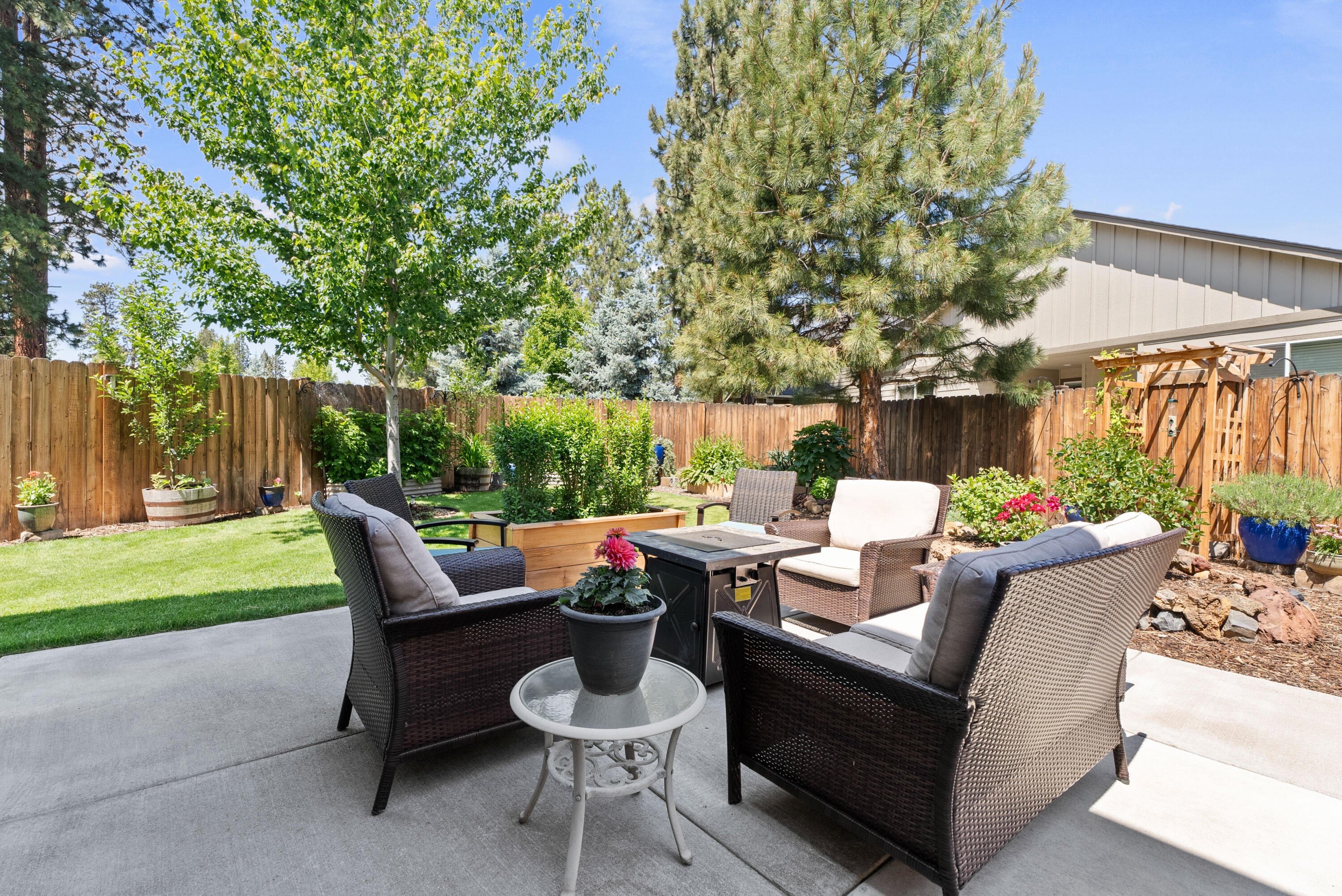 482 North Village Meadows Road Sisters, OR 97759 - Photo 27 of 34 75-print-Riley Visuals-75