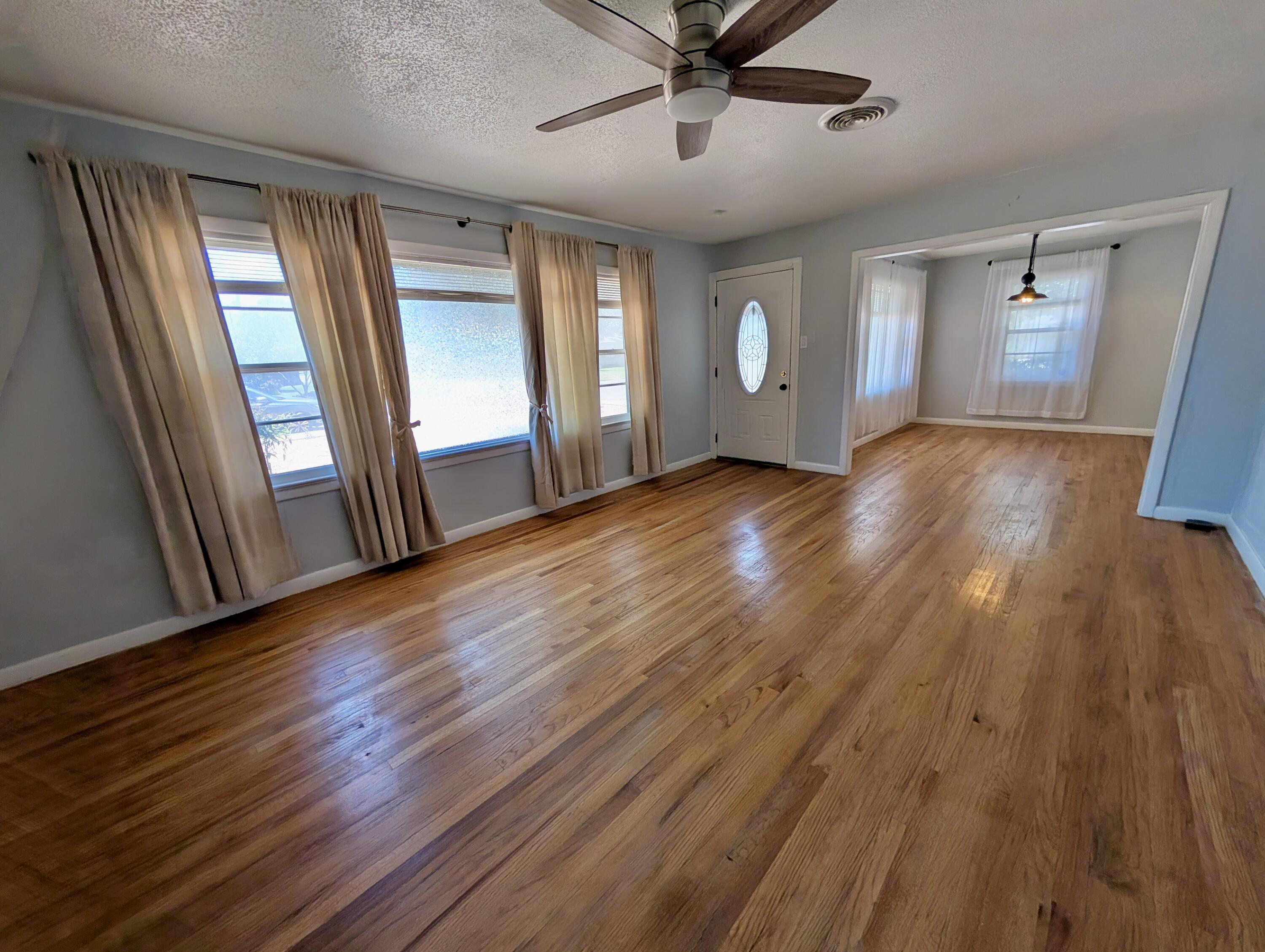 3820 32nd Street Lubbock, TX 79410 - Photo 4 of 11 PXL_20250725_190906388