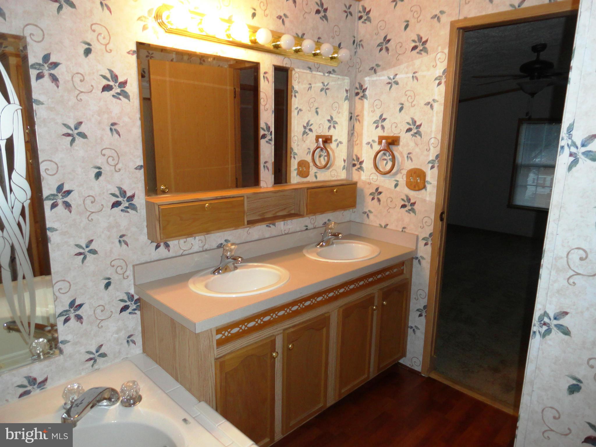 7959 Telegraph Road, Unit 24B Severn, MD 21144 - Photo 14 of 28 Bath (Master)