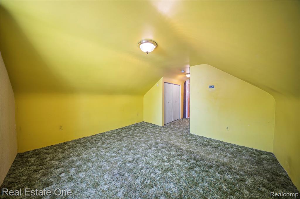 2209 Ridgemont Road Grosse Pointe Woods, MI 48236 - Photo 26 of 44
