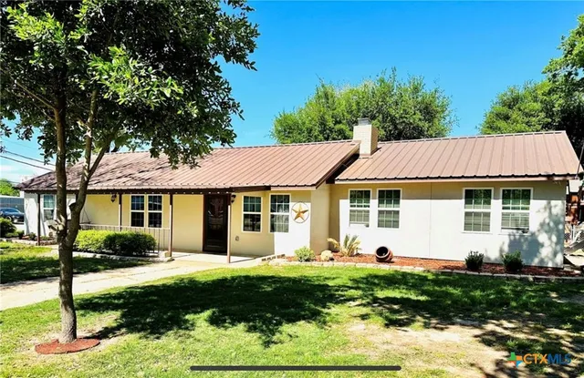 $365,000 | 101 Byrne Street, Smithville, TX 78957