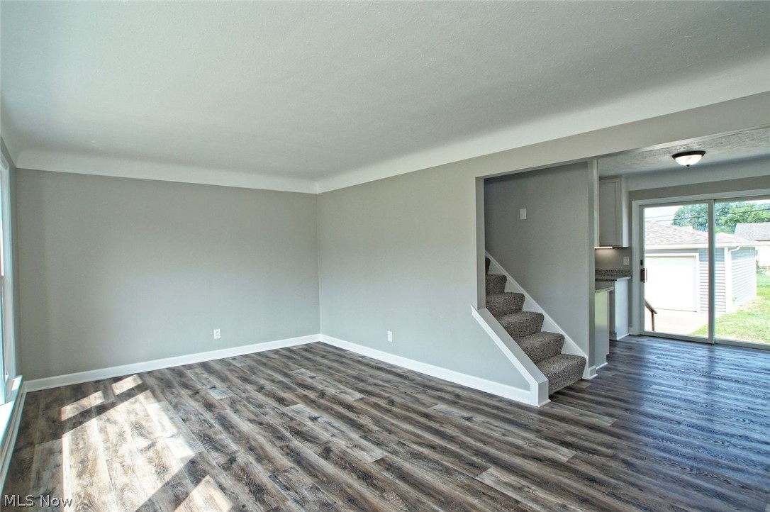 30317 Barjode Road Willowick, OH 44095 - Photo 3 of 25