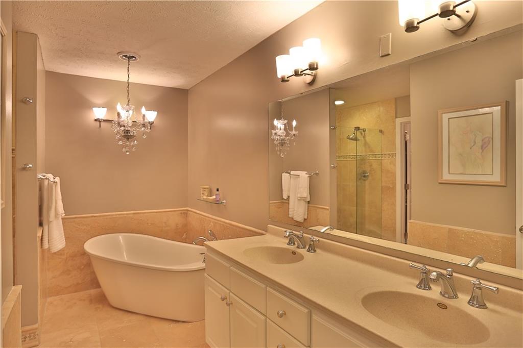 12215 Ridgeside Road Indianapolis, IN 46256 - Photo 11 of 23 Gallery Image 11