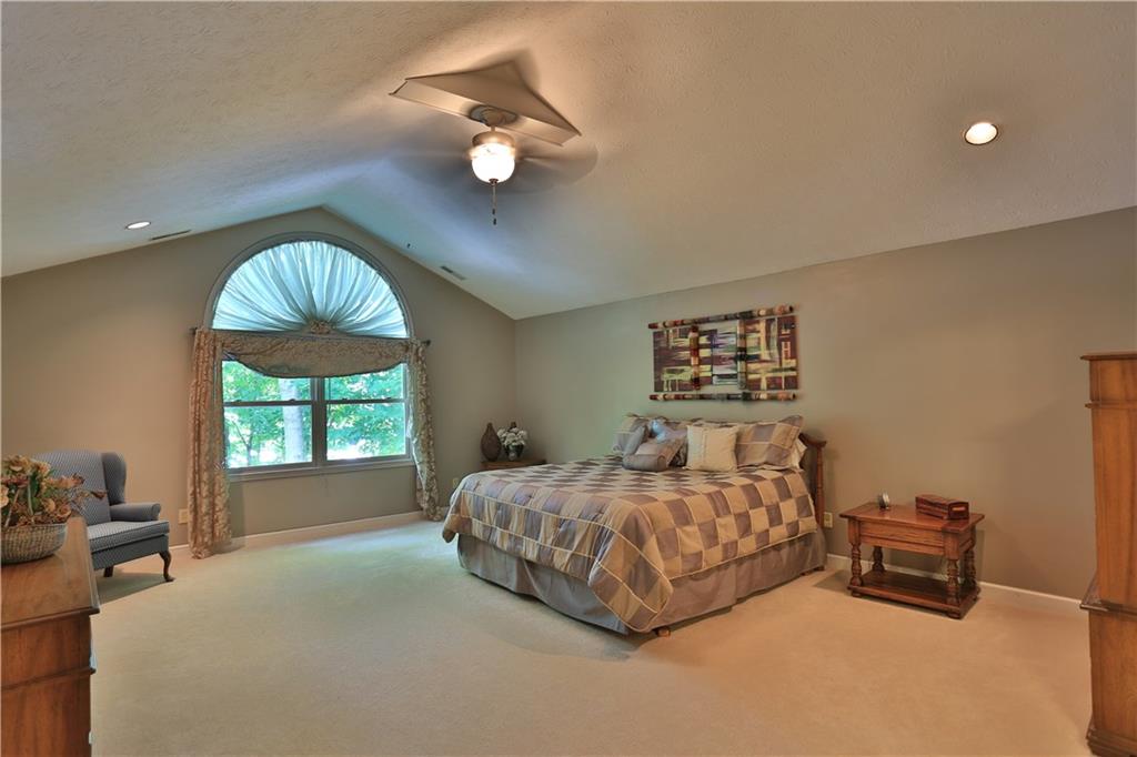 12215 Ridgeside Road Indianapolis, IN 46256 - Photo 10 of 23 Gallery Image 10