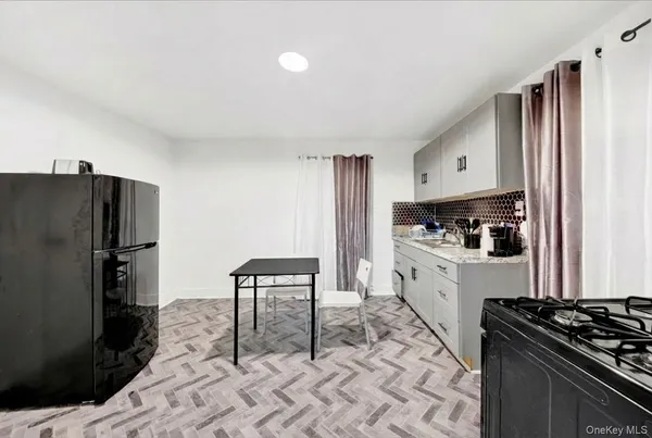 $725,000 | 11 North 6th Avenue, Mount Vernon, NY 10550