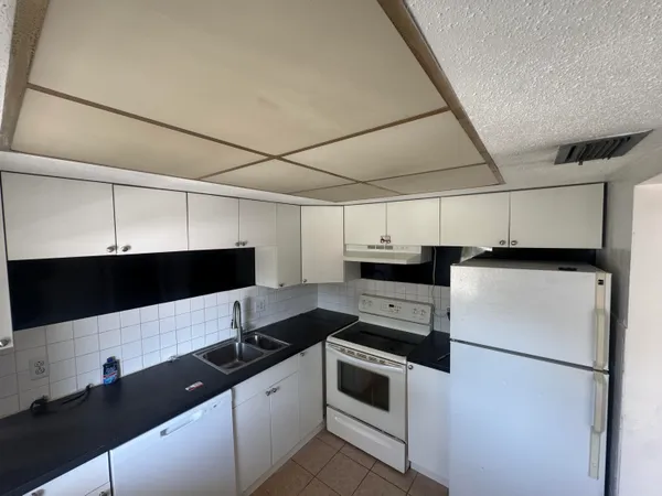 $1,550 | 3300 Northeast 10th Terrace, Pompano Beach, FL 33064