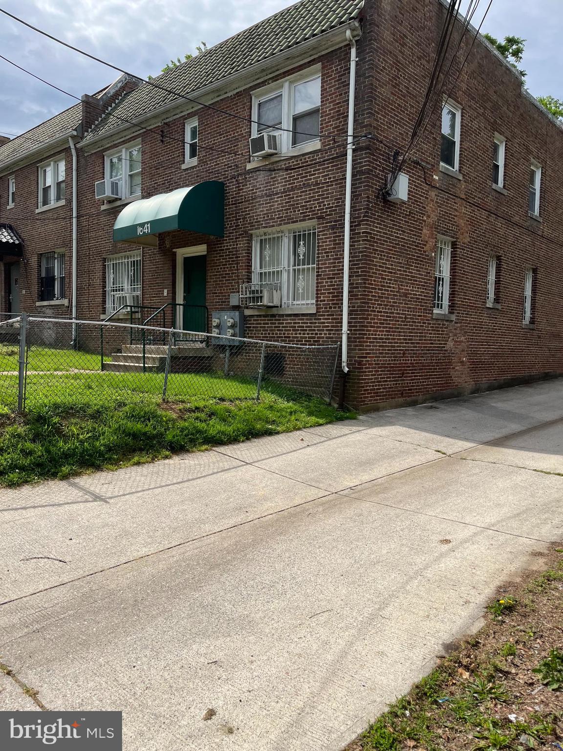 1641 V Street Southeast, Unit 2 Washington, DC 20020 - Photo 3 of 16 a view of a house with a yard