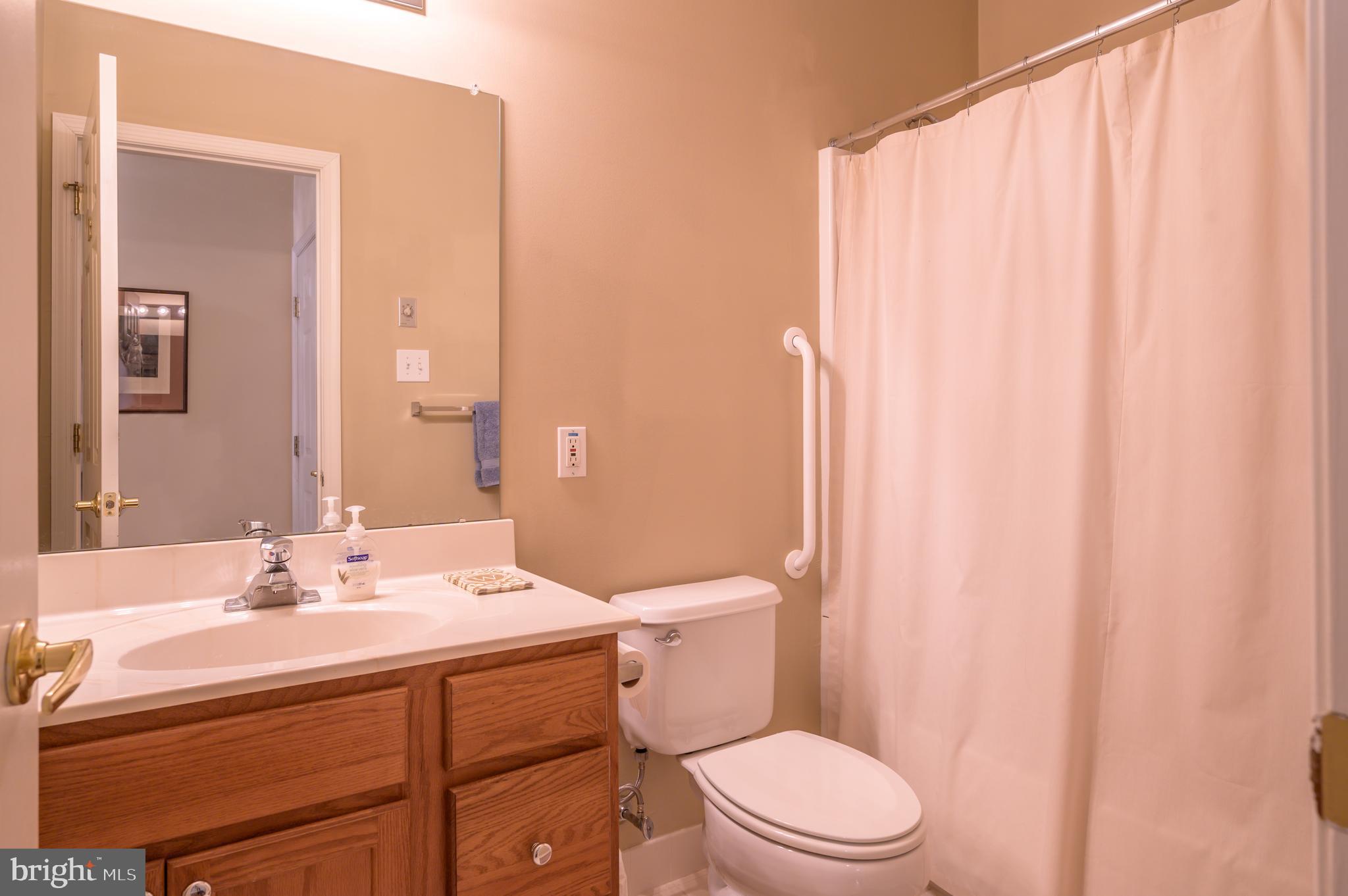 1625 Yorktown Road, Unit 52 Jamison, PA 18929 - Photo 12 of 23 First Floor Full Bath