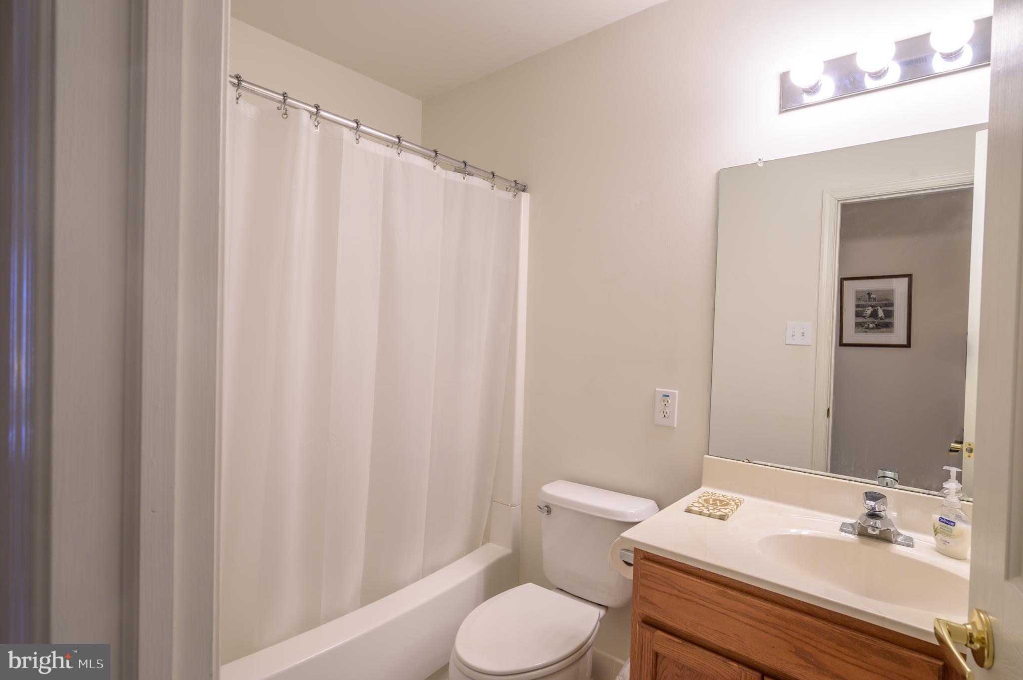 1625 Yorktown Road, Unit 52 Jamison, PA 18929 - Photo 22 of 23 Second Floor Full Bath