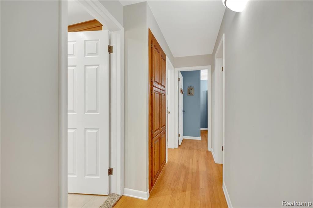 6875 Hubbard Road Clarkston, MI 48348 - Photo 29 of 43