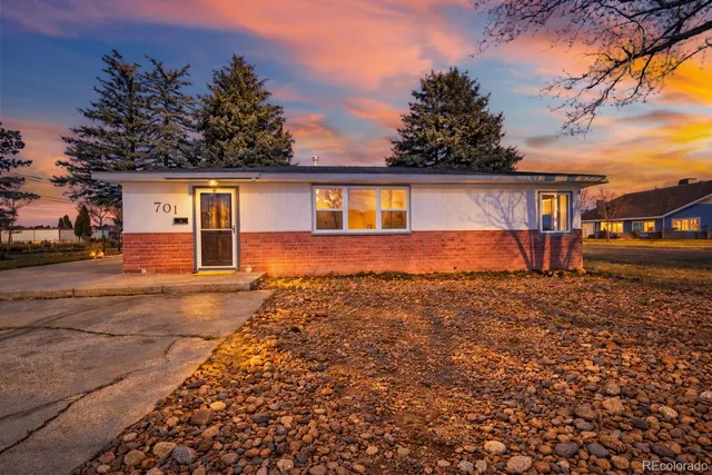 $165,000 | 701 4th Street, Akron, CO 80720