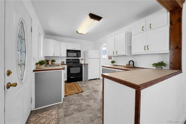 $165,000 | 701 East 4th Street, Akron, CO 80720